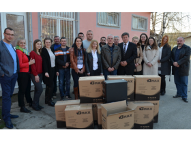 11 računara za informatički kabinet u školi u Obrežu